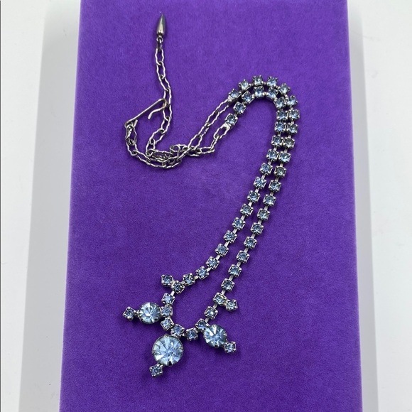 💛 Elegant Vintage Coro Silver Blue Crystal Necklace - Picture 2 of 5